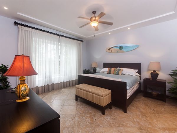 Lovely Oceanfront Vacation Condo