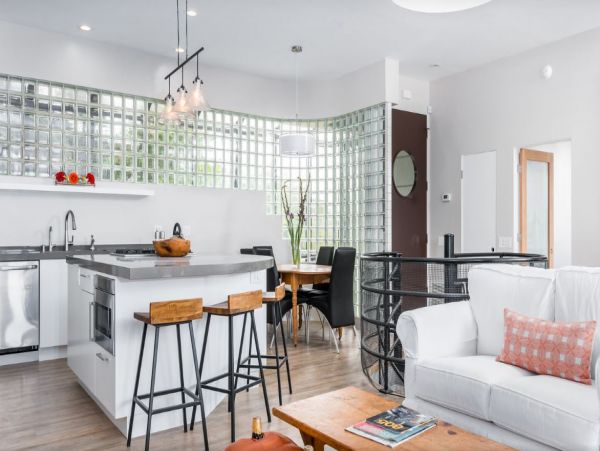 Beautiful Vacation Rental Home with Beach Access Sleeps 8