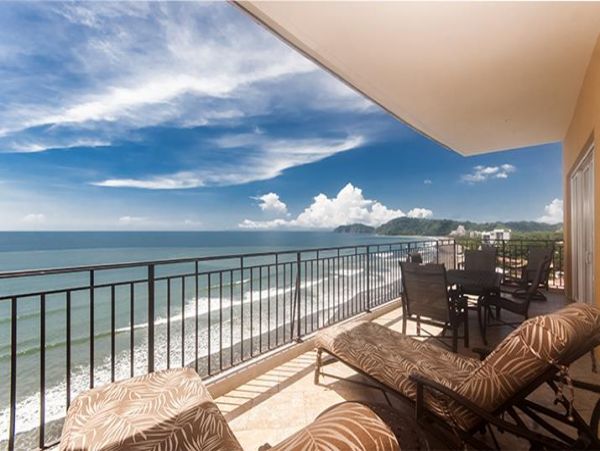 Luxury Oceanfront Three bedroom Condo
