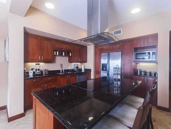 Luxury Oceanfront Three bedroom Condo
