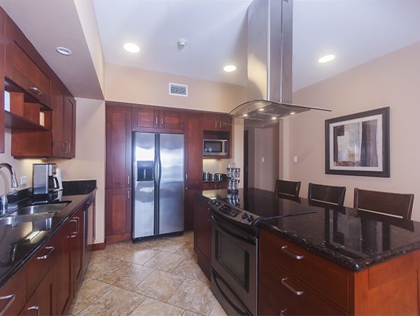 Luxury Oceanfront Three bedroom Condo