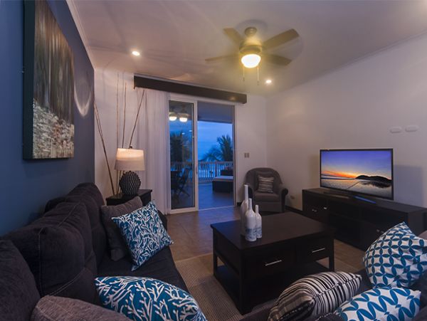 Charming Condo with Ocean View Sleeps 5