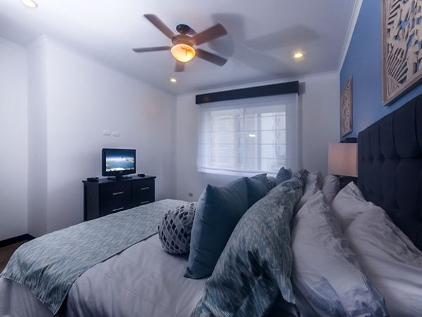 Charming Condo with Ocean View Sleeps 5