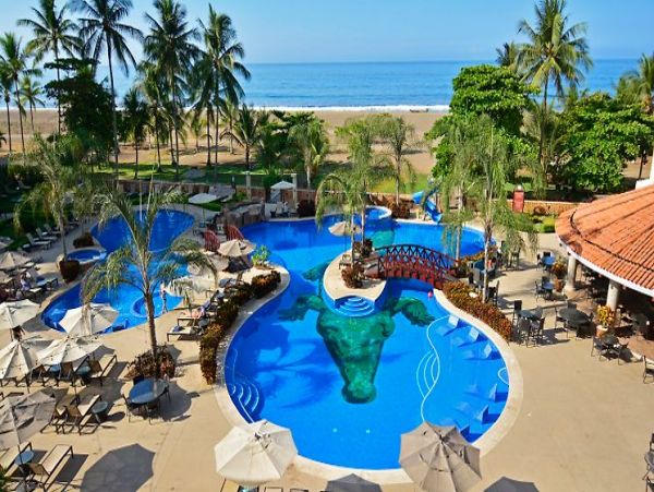 Two Bedroom Condo with Spectacular Views of the Beach