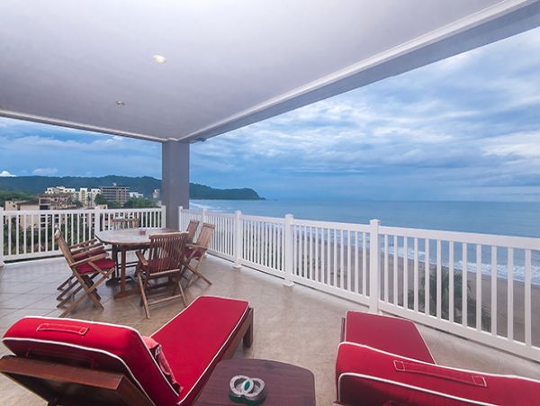 Two Bedroom Condo with Spectacular Views of the Beach