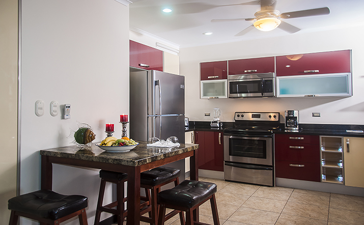 Two Bedroom Condo with Spectacular Views of the Beach
