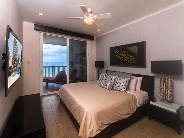 Two Bedroom Condo with Spectacular Views of the Beach