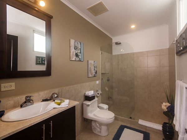 Luxury Three Bedroom King, Queen, Queen Beds