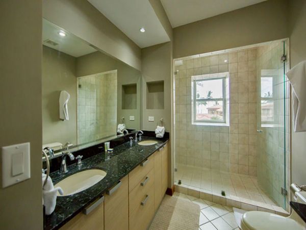 Luxury Three Bedroom Beach Condo for Rent