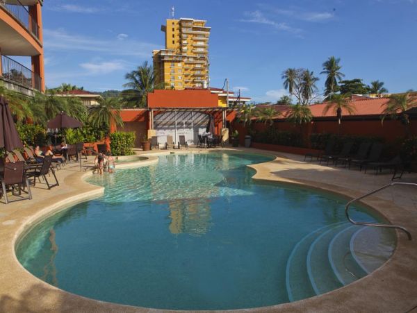 Luxury Three Bedroom Beach Condo for Rent