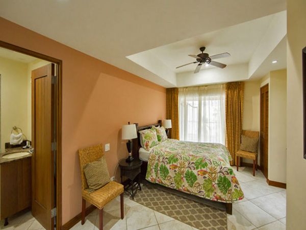 Beautiful Vacation Condo with Communal Pool & Hot Tub