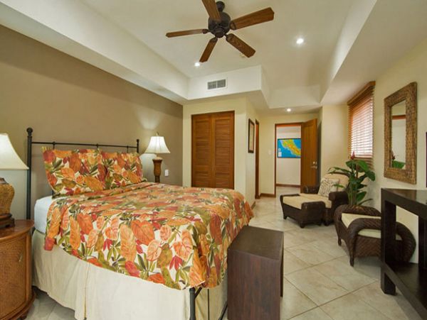 Beautiful Vacation Condo with Communal Pool & Hot Tub