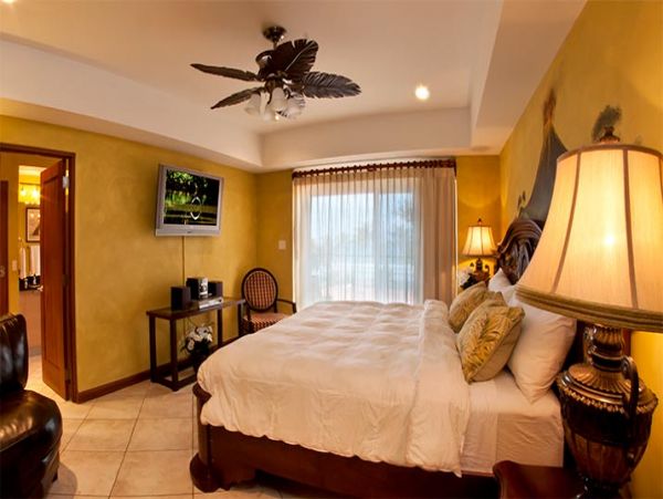 Beautiful Vacation Condo with Communal Pool & Hot Tub