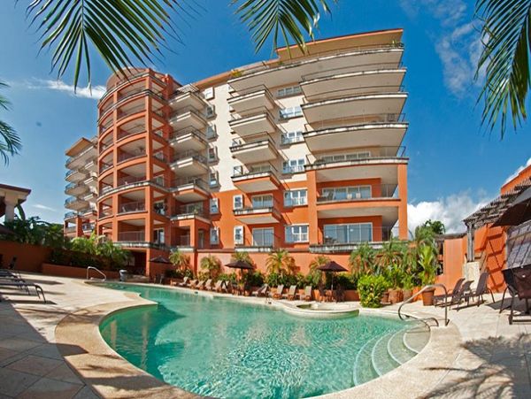 Beautiful Vacation Condo with Communal Pool & Hot Tub