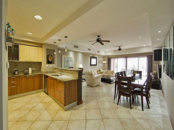 Beautiful Vacation Condo with Communal Pool & Hot Tub
