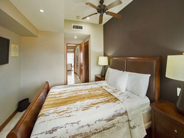 Beautiful Vacation Condo with Communal Pool & Hot Tub