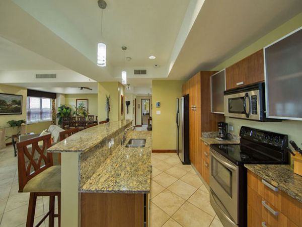 Beautiful Vacation Condo with Communal Pool & Hot Tub