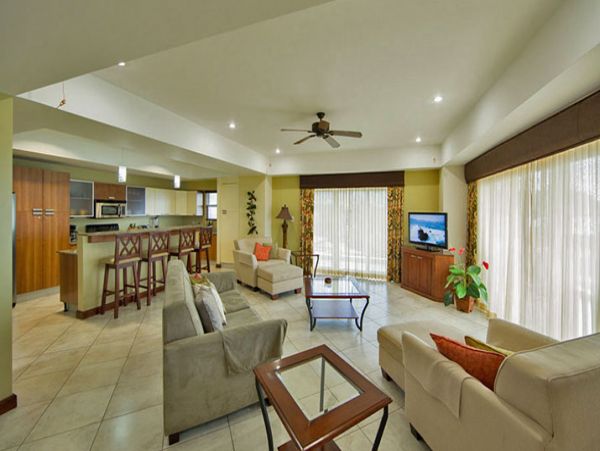 Beautiful Vacation Condo with Communal Pool & Hot Tub