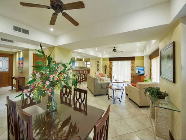 Beautiful Vacation Condo with Communal Pool & Hot Tub