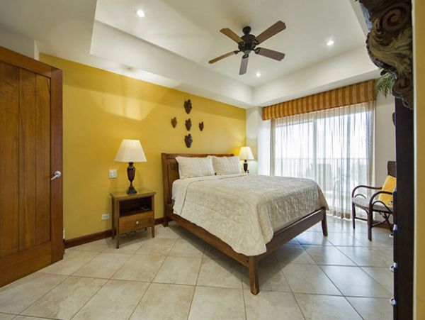 Beautiful Vacation Condo with Communal Pool & Hot Tub