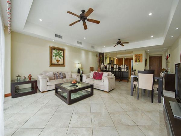 Beautiful Vacation Condo with Communal Pool & Hot Tub