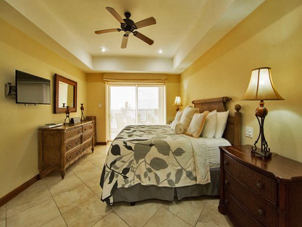 Beautiful Vacation Condo with Communal Pool & Hot Tub