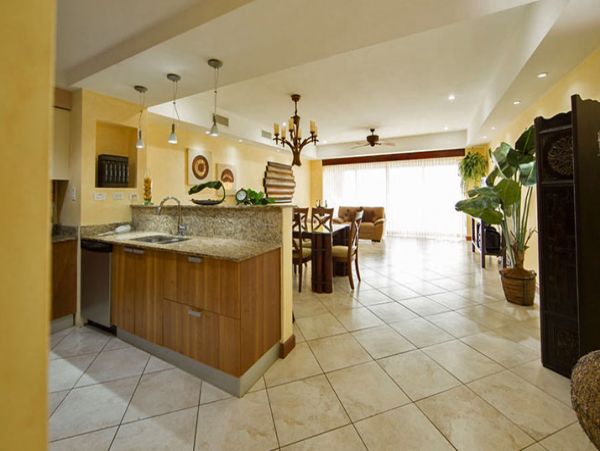Beautiful Vacation Condo with Communal Pool & Hot Tub