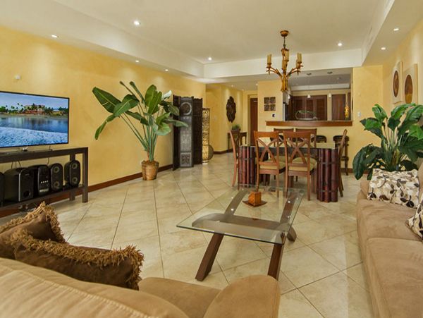 Beautiful Vacation Condo with Communal Pool & Hot Tub