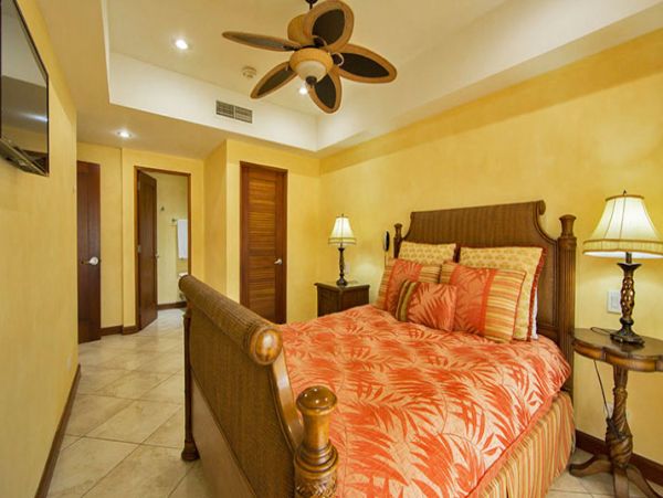 Beautiful Vacation Condo with Communal Pool & Hot Tub