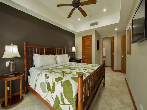 Beautiful Vacation Condo with Communal Pool & Hot Tub