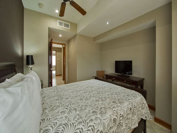 Beautiful Vacation Condo with Communal Pool & Hot Tub