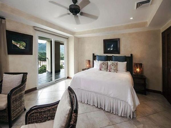 Beautiful Vacation Condo with Communal Pool & Hot Tub