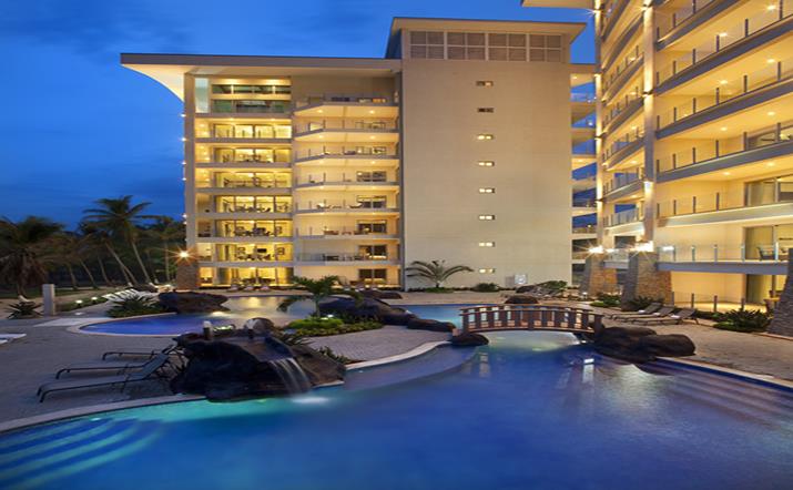 Oceanfront Vacation Condo Sleeps 8 Guests