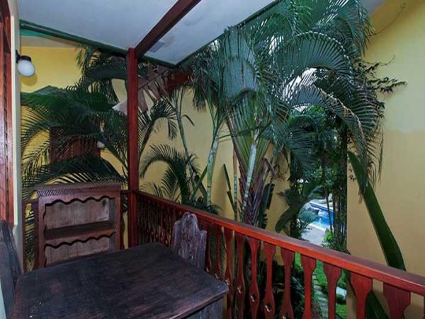 Lovely Boutique Community Jaco