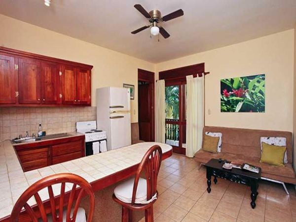 Lovely Boutique Community Jaco