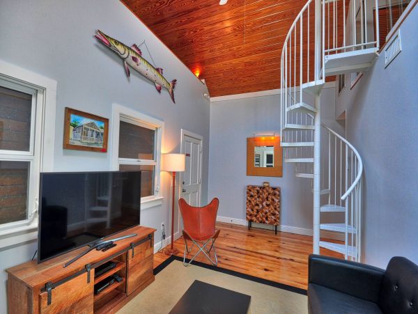 Twin Cottages with 2 bedrooms each close to Duval Street