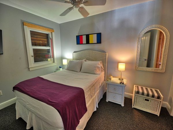 Twin Cottages with 2 bedrooms each close to Duval Street