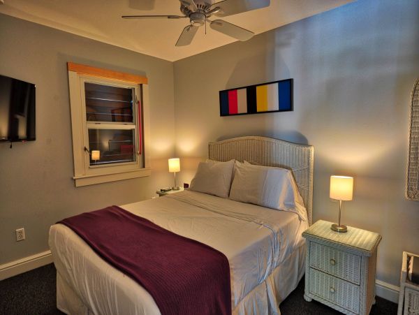 Twin Cottages with 2 bedrooms each close to Duval Street