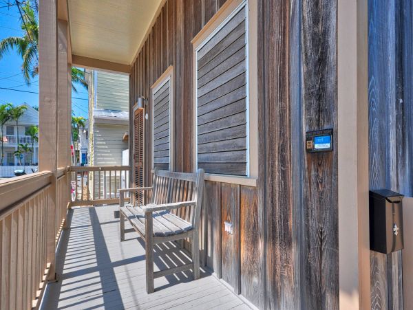 Twin Cottages with 2 bedrooms each close to Duval Street