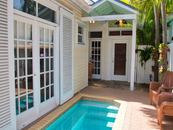 Charming Key West Style Cottage