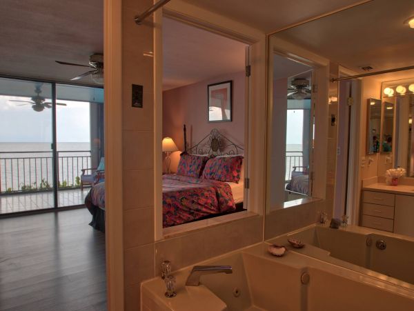 The Florida Keys Condo 963891