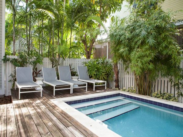 Luxury Townhome Three Blocks from Duval Street