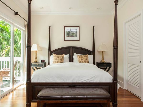 Luxury Townhome Three Blocks from Duval Street