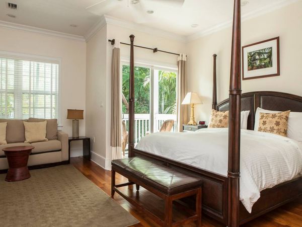 Luxury Townhome Three Blocks from Duval Street