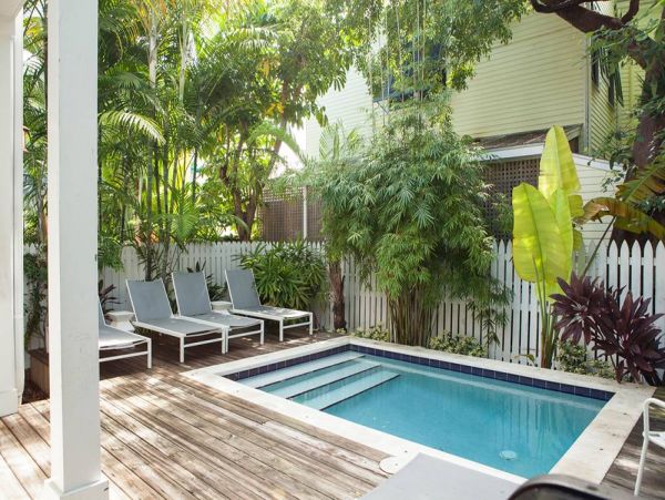 Luxury Townhome Three Blocks from Duval Street