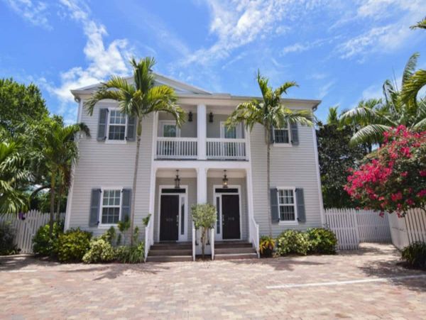 Luxury Townhome Three Blocks from Duval Street