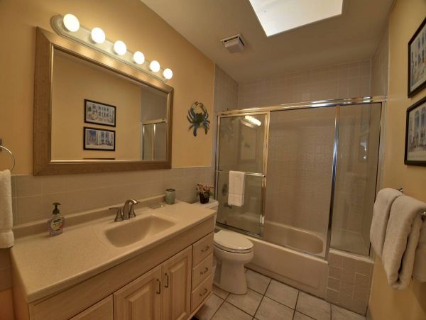Charming Two-Story Town Home with 2 Bedrooms in Key West