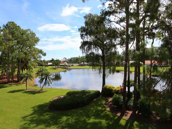 Beautiful Vacation Condo with Communal Pool & Hot Tub