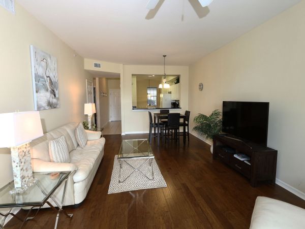 Beautiful Vacation Condo with Communal Pool & Hot Tub