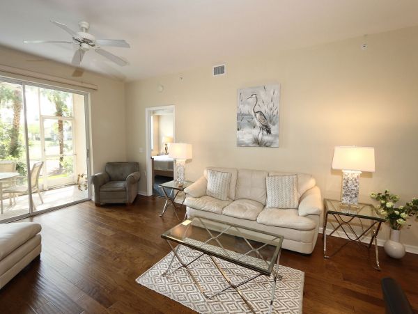 Beautiful Vacation Condo with Communal Pool & Hot Tub